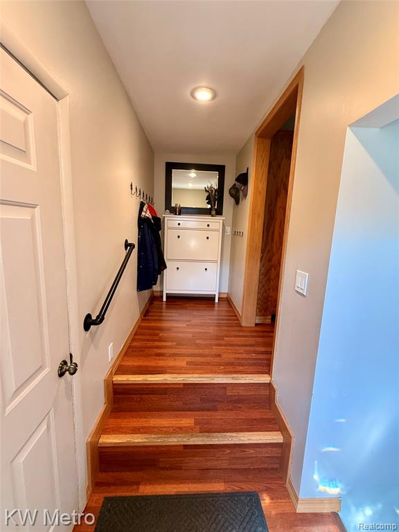 2949 E Hillside Drive, Midland, MI 48640 — Photo 45