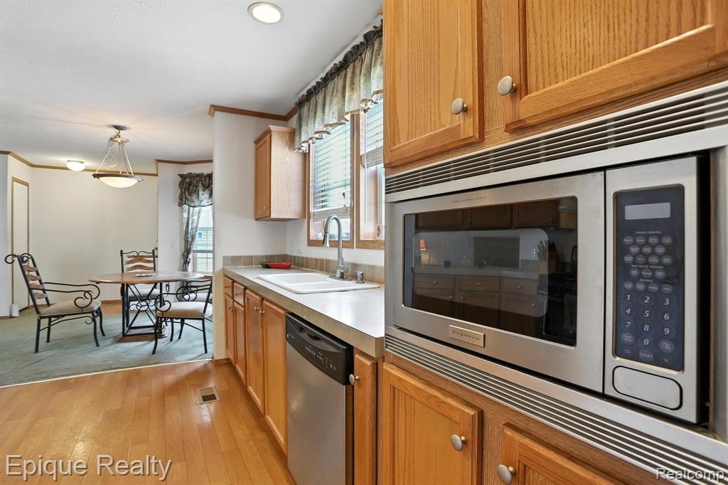 45501 Labelle Drive, Macomb, MI 48044 — Photo 9