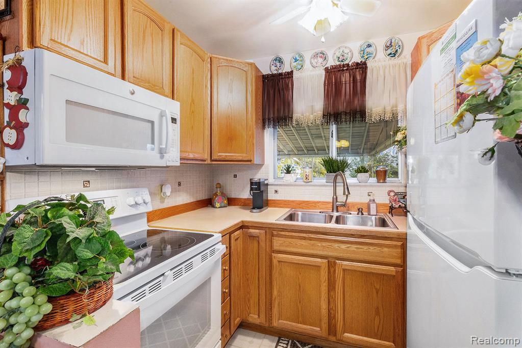 5990 Alan Drive, 21, Brighton, MI 48116 — Photo 8