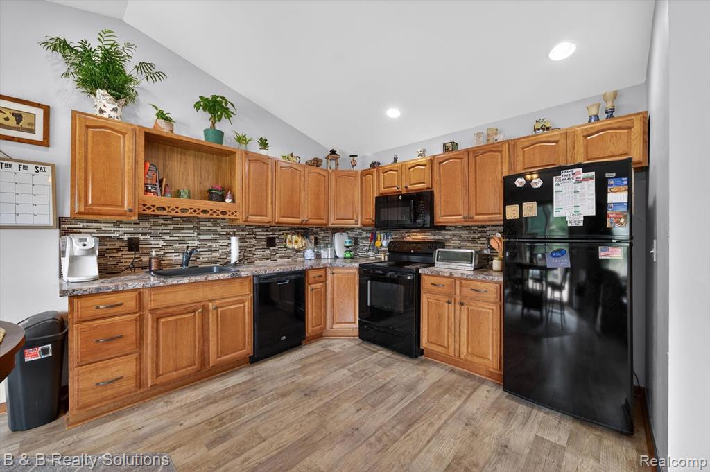 2927 N Blacks Corners Road, Imlay City, MI 48444 — Photo 12