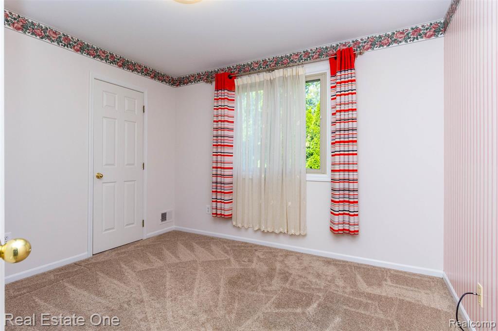 7062 Foxridge Drive, Canton, MI 48187 — Photo 30