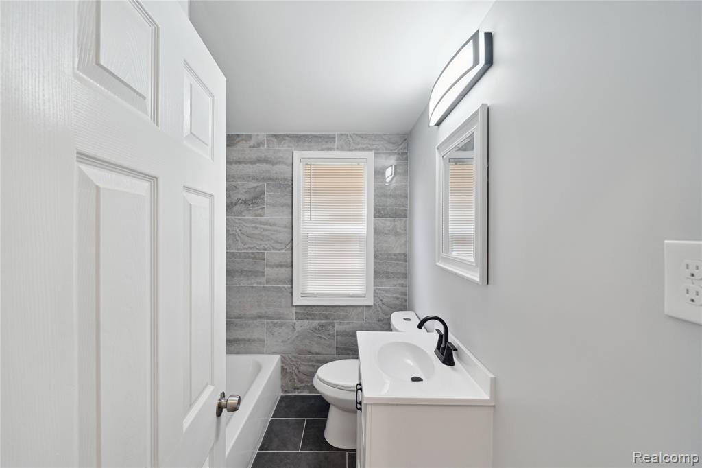 4835 BEDFORD Street, Detroit, MI 48224 — Photo 24