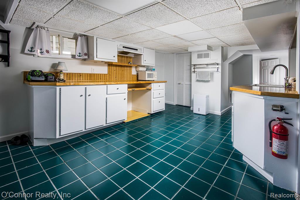 105 Gratiot Boulevard, Marysville, MI 48040 — Photo 18