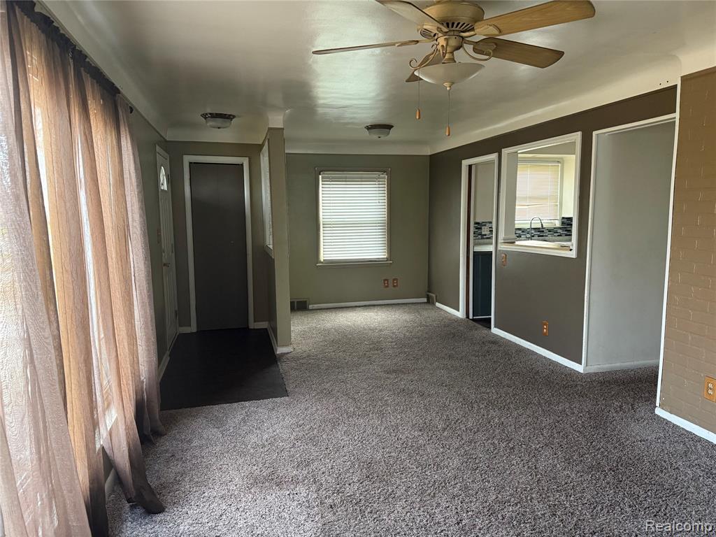 411 W Woodruff Avenue, Hazel Park, MI 48030 — Photo 3