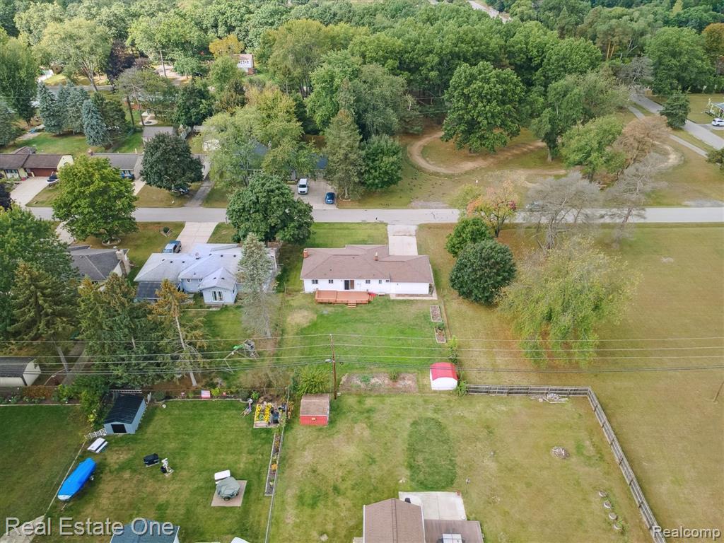 2436 Woodlawn Street, Wolverine Lake, MI 48390 — Photo 66