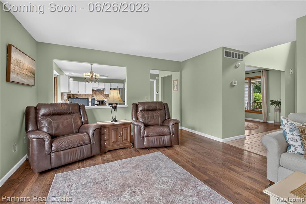 627 W Caledonia Street, Howell, MI 48843 — Photo 12