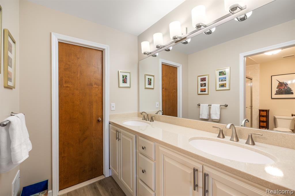 4237 SAWGRASS Drive, Bloomfield Hills, MI 48302 — Photo 18