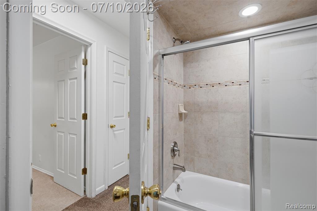 7264 S Tratham Court, West Bloomfield, MI — Photo 25