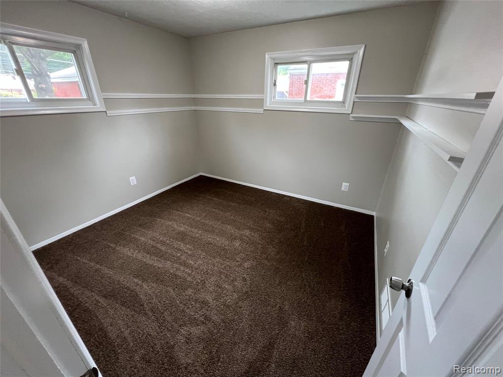 4696 Roosevelt Boulevard, Dearborn Heights, MI, 48125