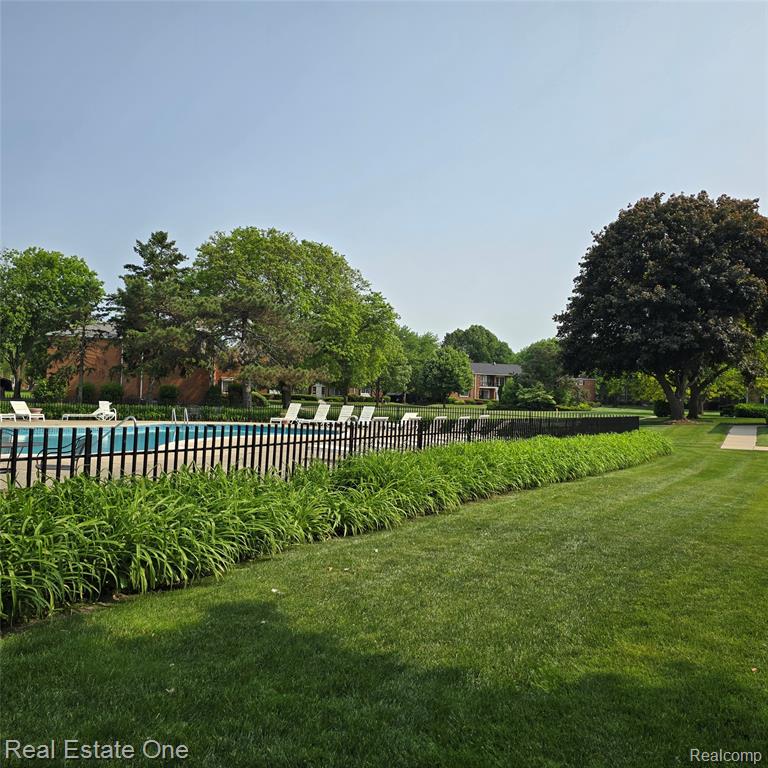 770 E Fox Hills Drive W, Bloomfield Hills, MI 48304 — Photo 52