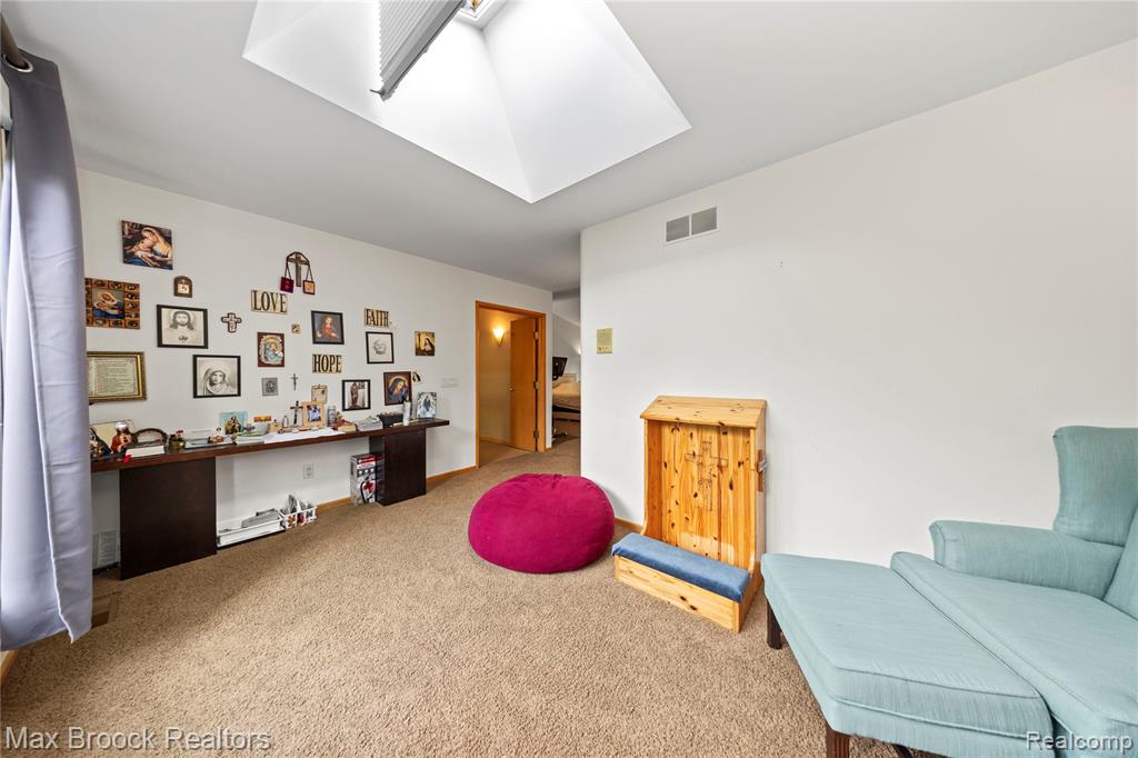 6067 Charles Drive, West Bloomfield, MI — Photo 45