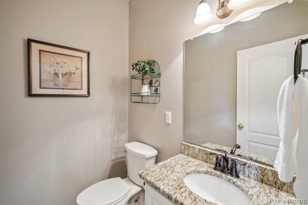 627 OLIVIA Drive, Milford, MI 48381 — Photo 18