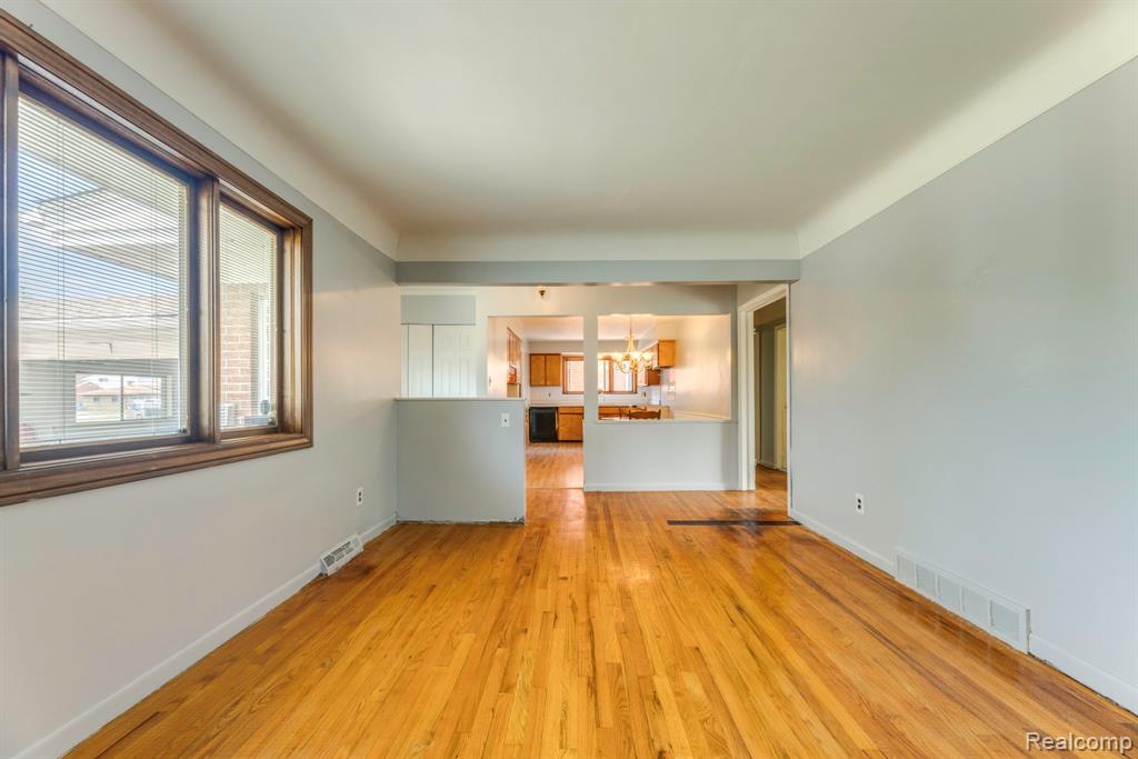 8571 Linda Street, Warren, MI 48093 — Photo 11