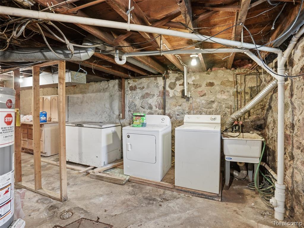 69 E Burdick Street, Oxford, MI 48371 — Photo 22