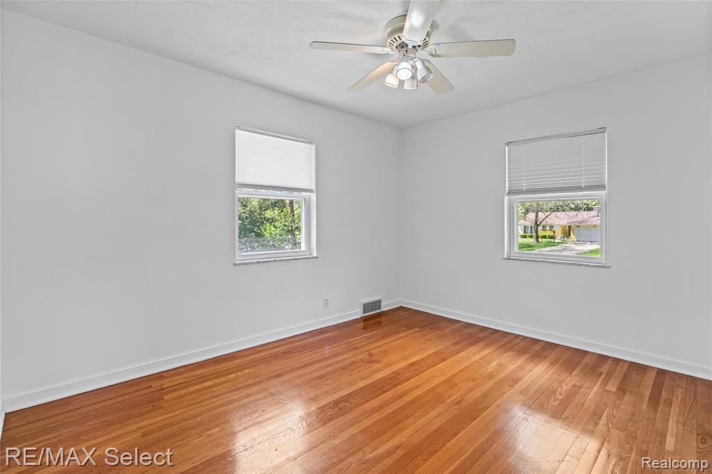 3441 Hawthorne Drive, Flint, MI 48503 — Photo 23