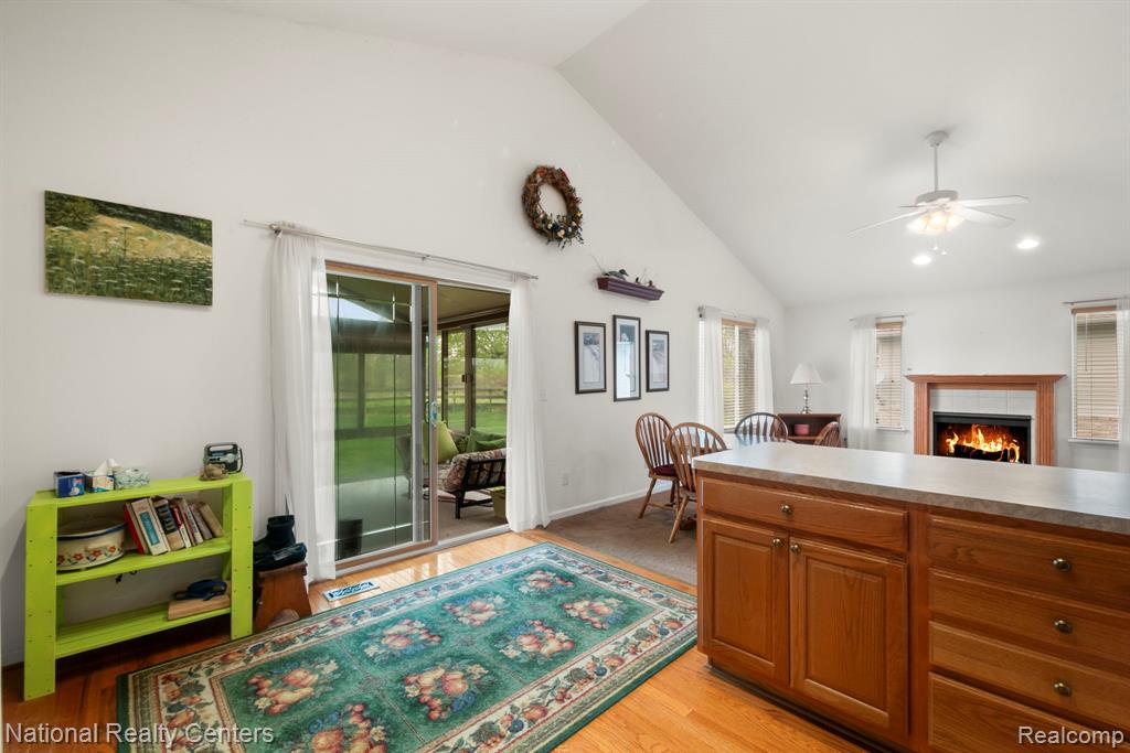 7221 Hawthorne Circle, Goodrich Vlg, MI — Photo 12
