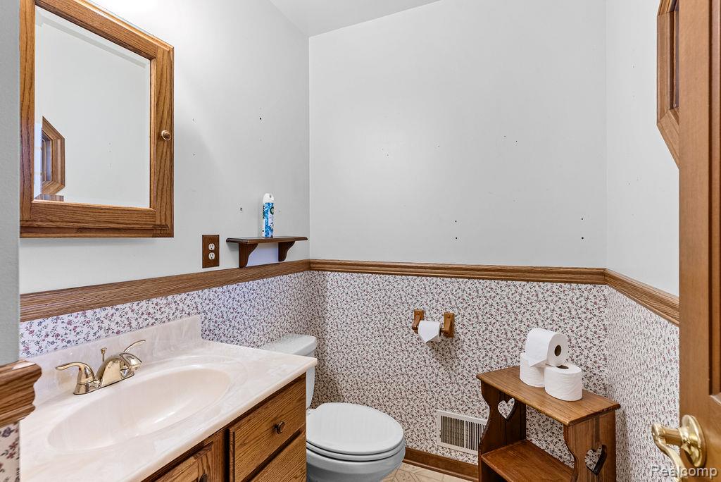9482 Graytrax Road, Grand Blanc, MI 48439 — Photo 25