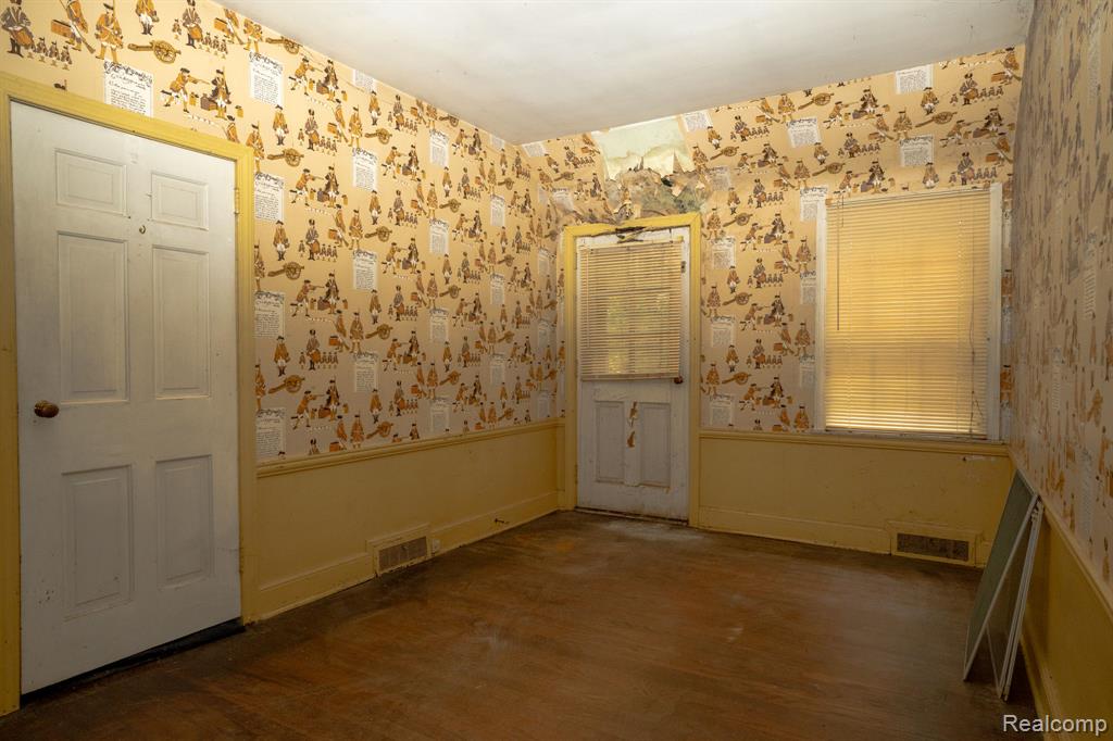 26120 Hendrie Boulevard, Huntington Woods, MI — Photo 27