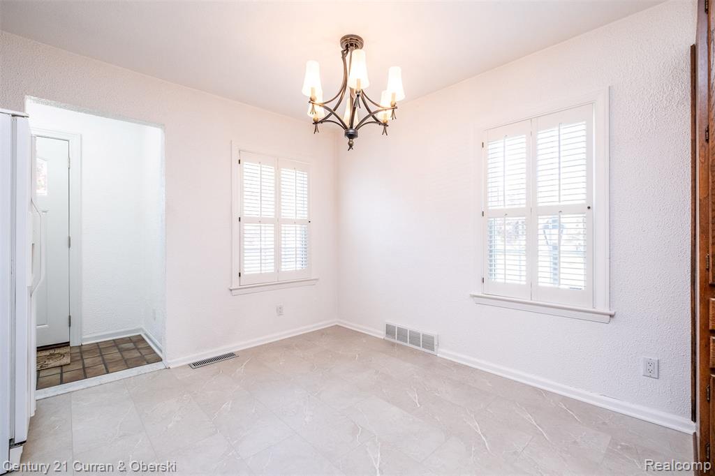 11700 Farley, Redford, MI 48239 — Photo 18