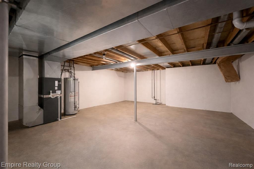 12330 Hickory E, Utica, MI 48315 — Photo 33