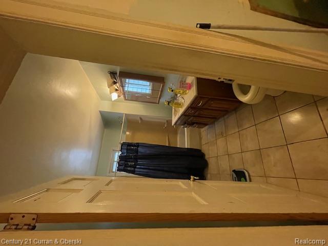 3219 Hanley Street, Hamtramck, MI 48212 — Photo 3