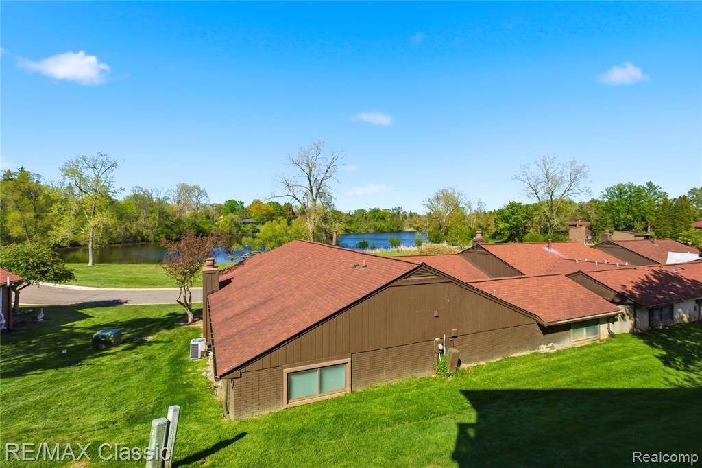 3961 Chablis Street, West Bloomfield, MI 48323 — Photo 40