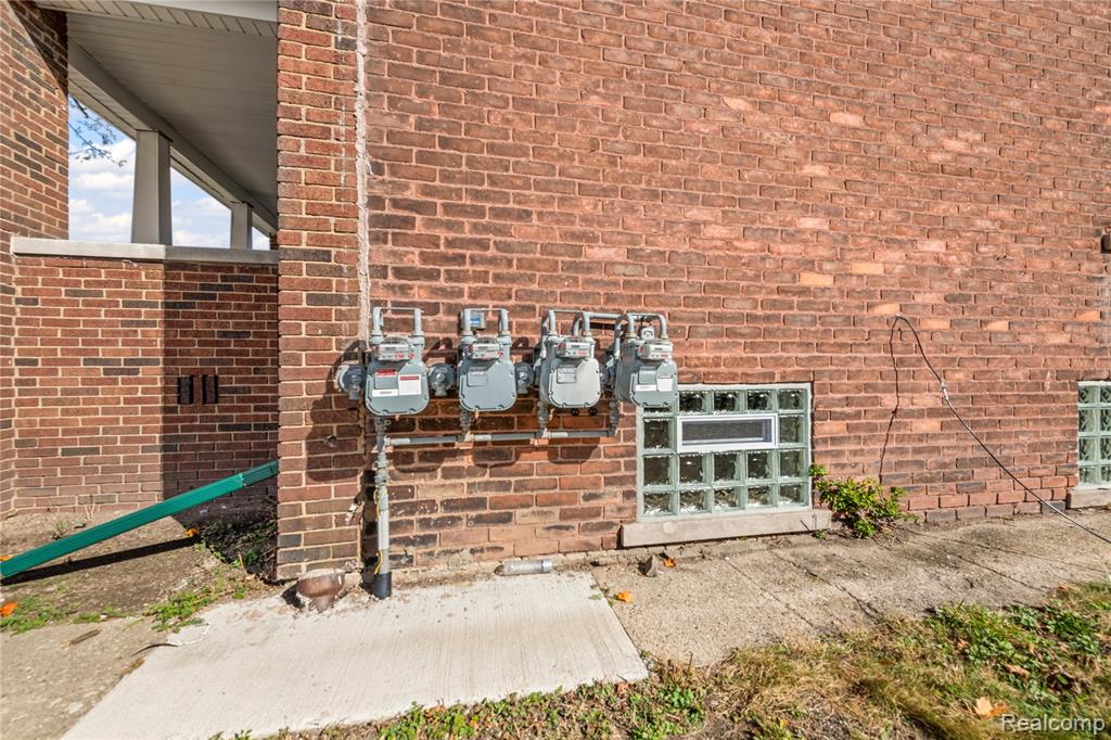 9892 Chenlot Street, Detroit, MI 48204 — Photo 37