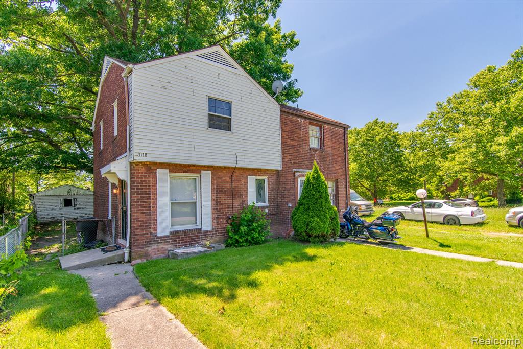 13118 FRANKFORT Street, Detroit, MI 48213 — Photo 2