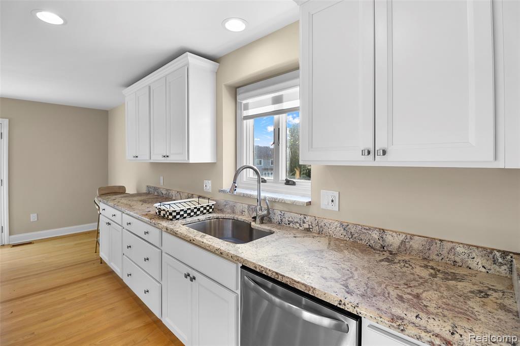 1075 Long Leaf Court, Brighton, MI 48116 — Photo 12