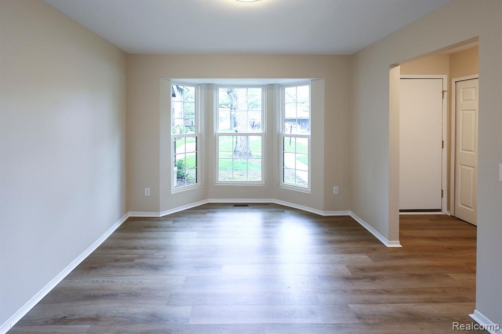 25151 GREENBROOKE Drive, Southfield, MI 48033 — Photo 5