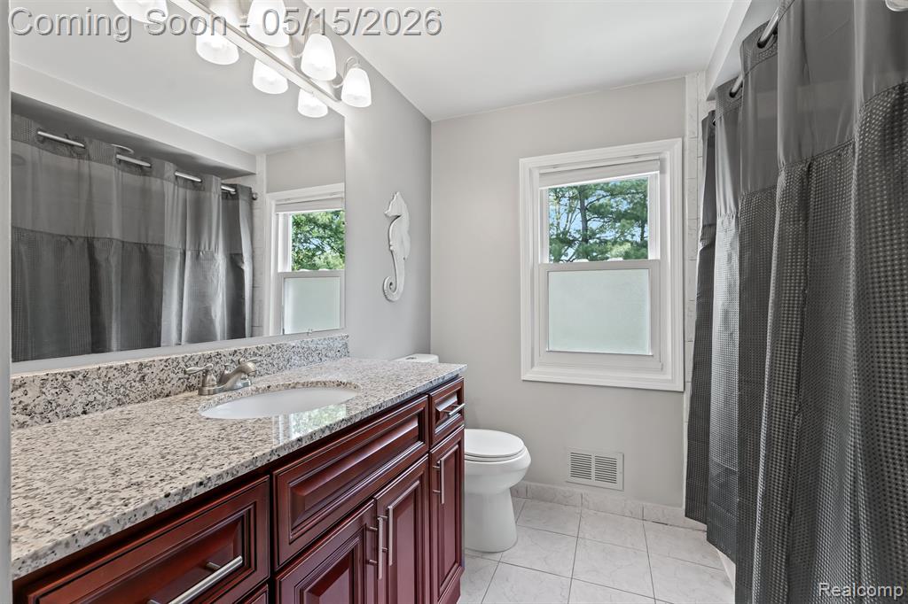 4238 Apple Valley Lane, West Bloomfield, MI 48323 — Photo 24