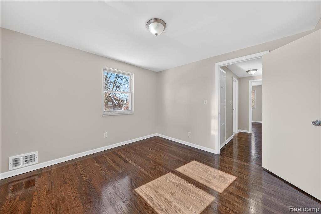 16844 Shaftsbury Avenue, Detroit, MI 48219 — Photo 33