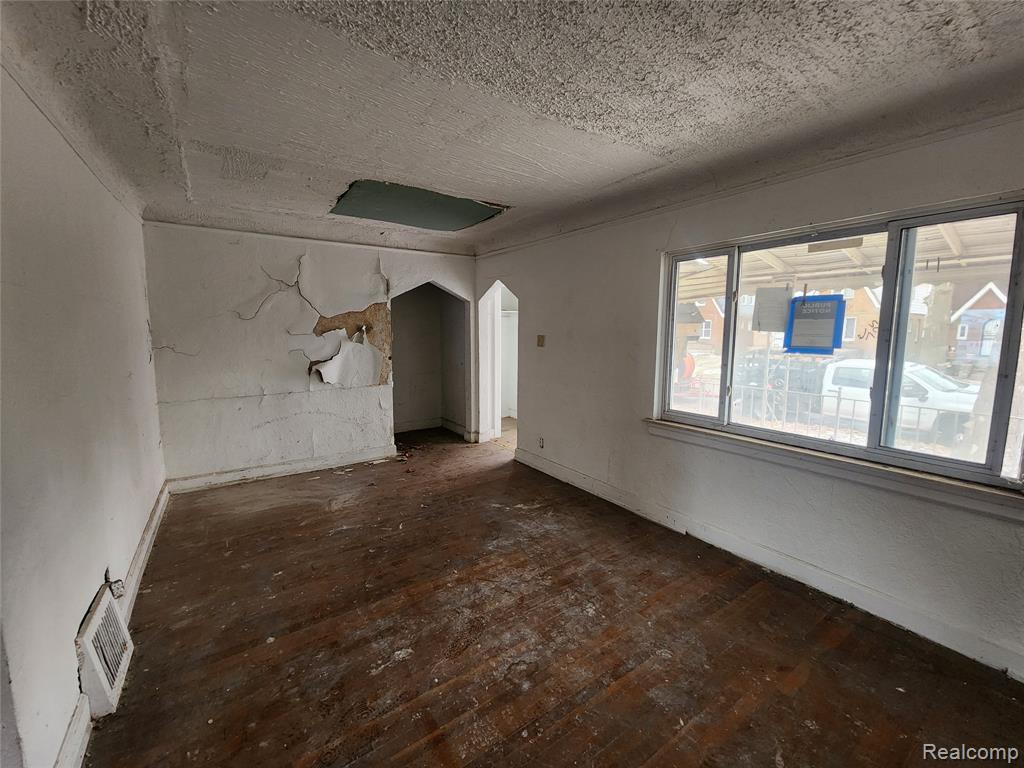 8372 Carlin Street, Detroit, MI 48228 — Photo 8