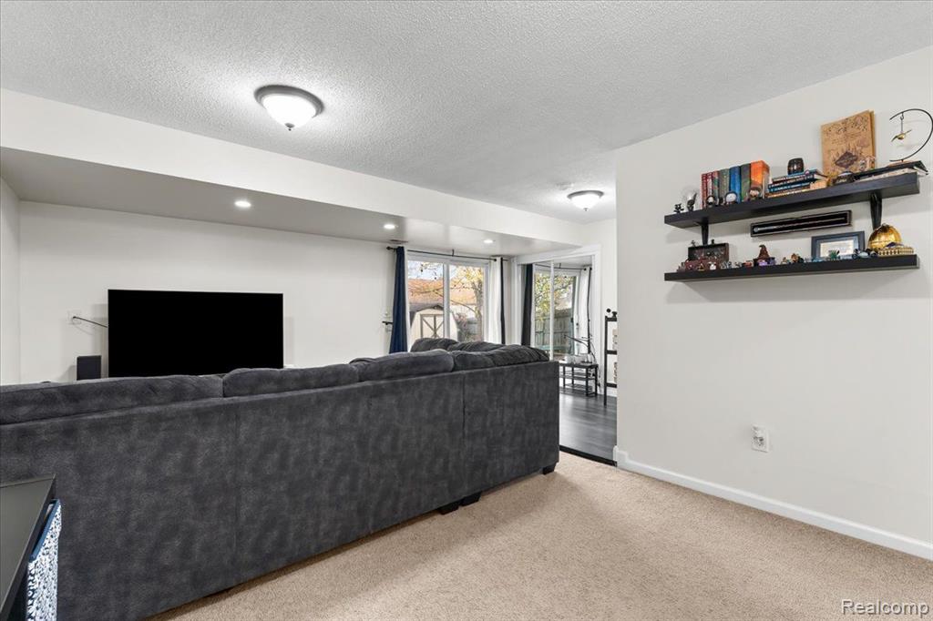 7247 SPY GLASS Lane, Ypsilanti, MI 48197 — Photo 26