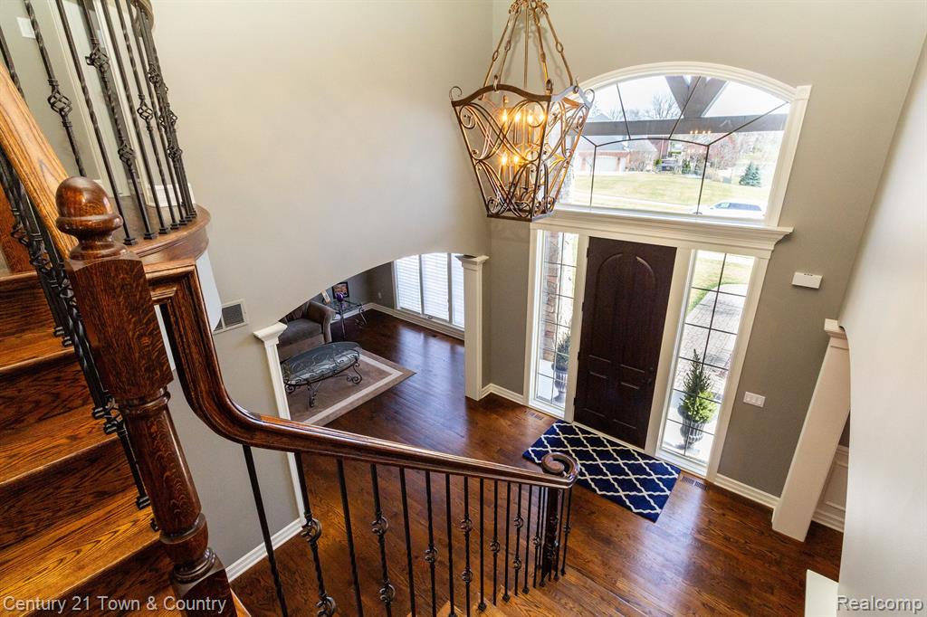 54152 Deer Ridge Court, Rochester, MI 48307 — Photo 9