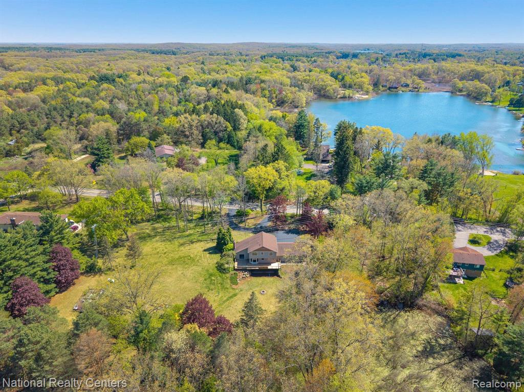 825 E WARDLOW Road, Highland, MI 48356 — Photo 4