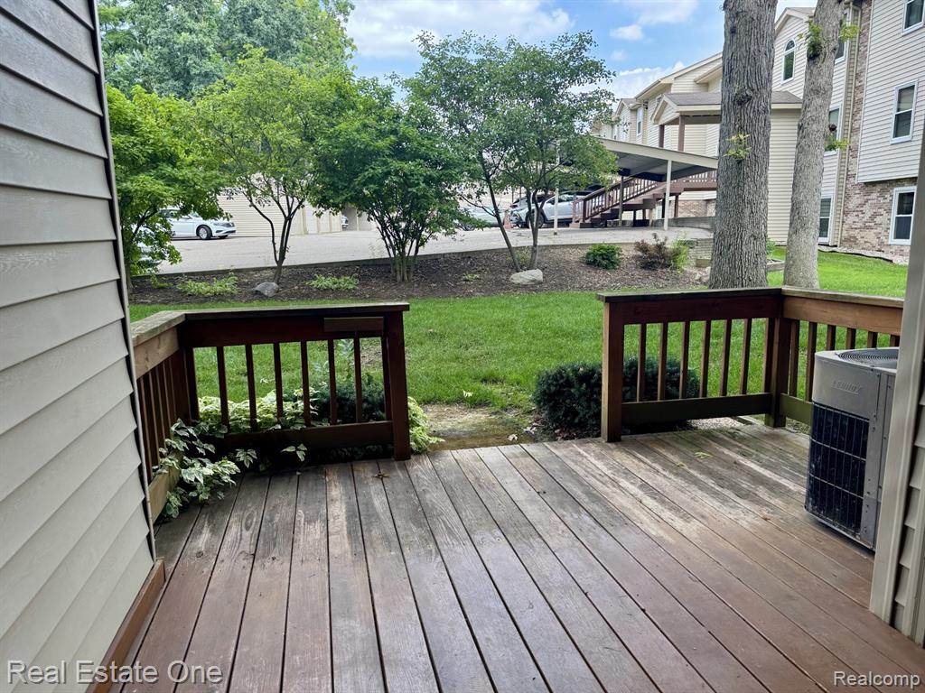 5096 Harbor Oak Drive, 31, Waterford, MI 48329 — Photo 7