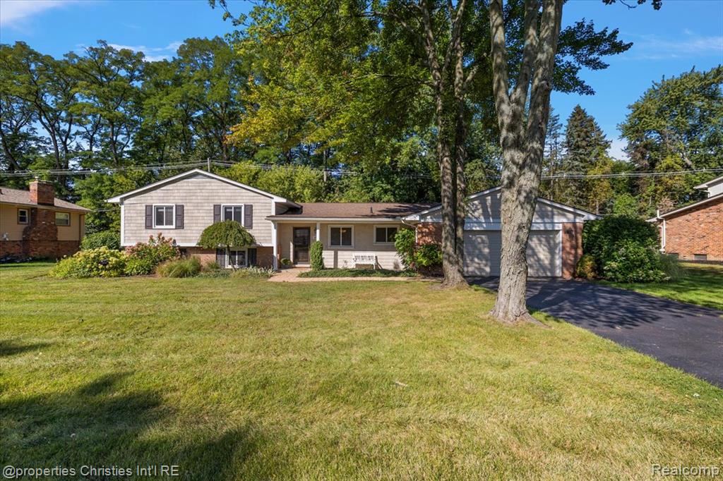 6756 Spruce Drive, Bloomfield Hills, MI 48301 — Photo 4