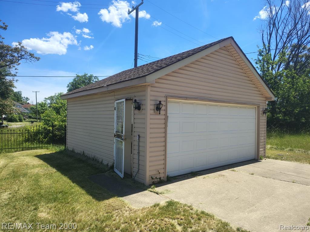 19452 Troy Place, Highland Park, MI 48203 — Photo 24