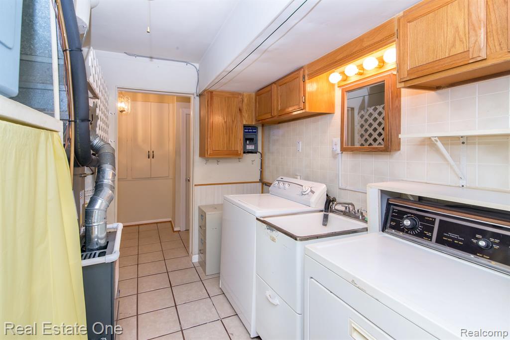 4049 MEIGS Avenue, Waterford, MI 48329 — Photo 12
