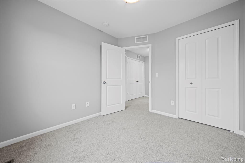 4592 Bradley Circle, Troy, MI 48085 — Photo 22