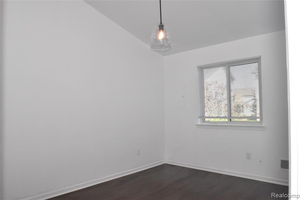 23436 Mahoney Court, 182, Trenton, MI 48183 — Photo 18