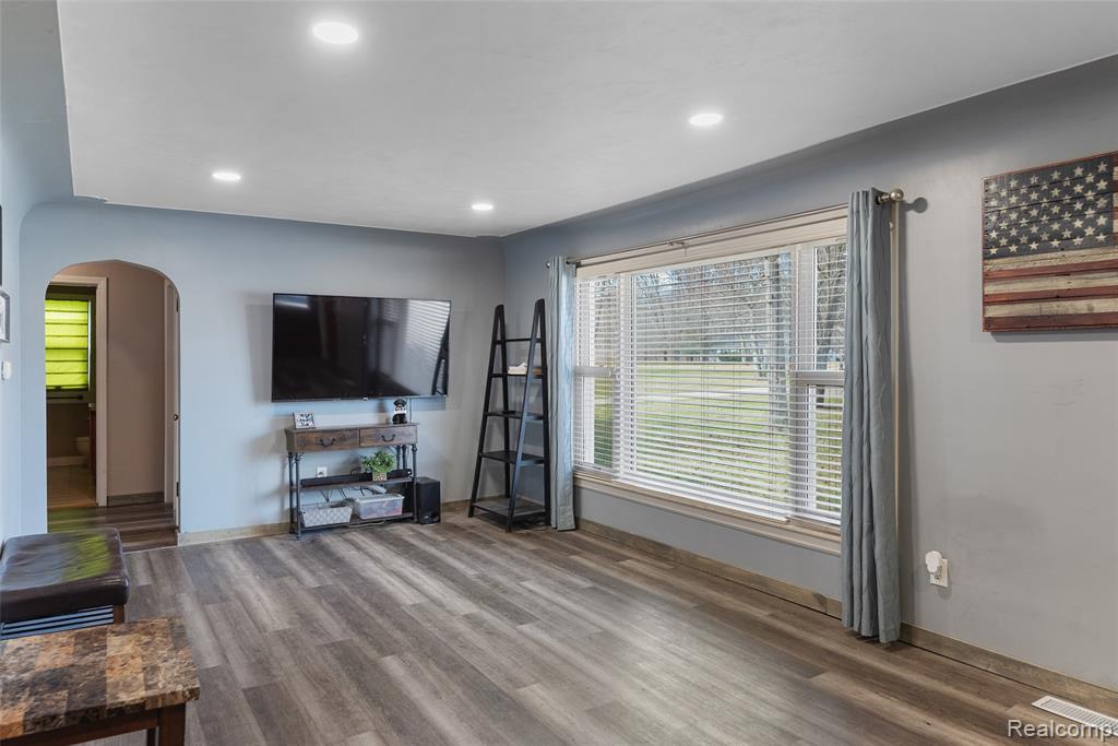8150 Davison Road, Davison, MI 48423 — Photo 4