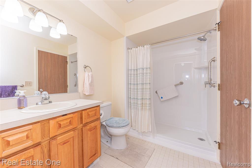 25803 Lexington Drive, 4, South Lyon, MI 48178 — Photo 10