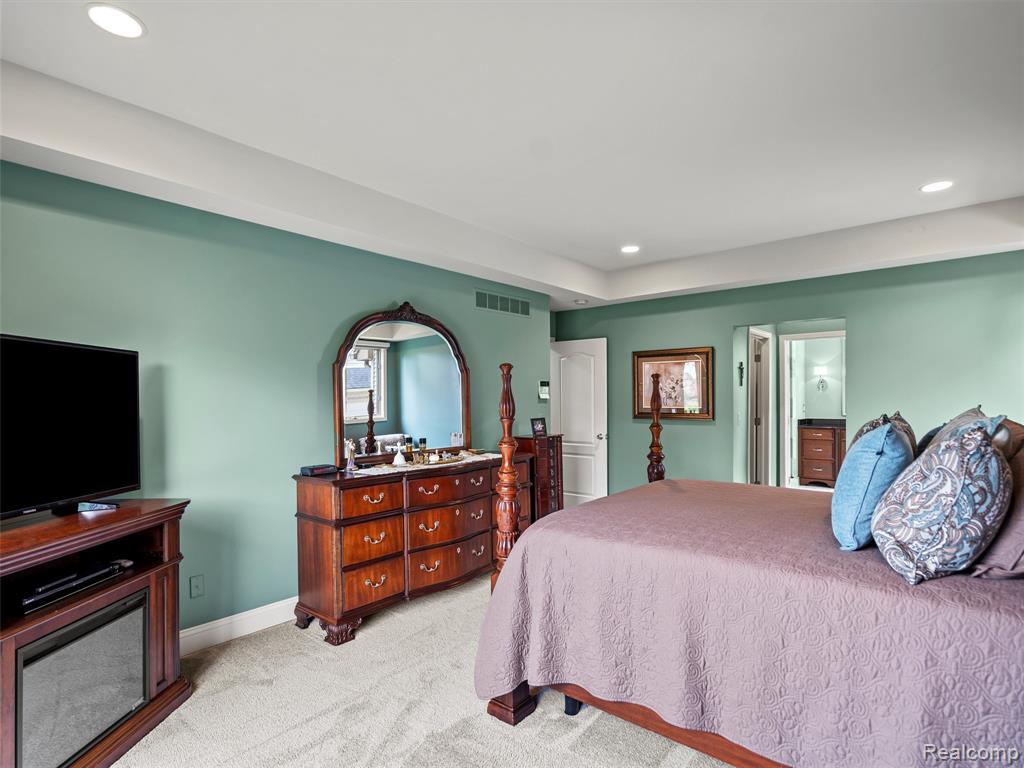 47215 Robins Nest Drive, Utica, MI 48315 — Photo 31