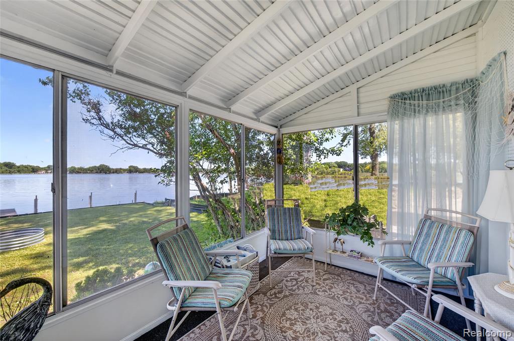 952 Wyman Drive, Waterford, MI 48328 — Photo 19