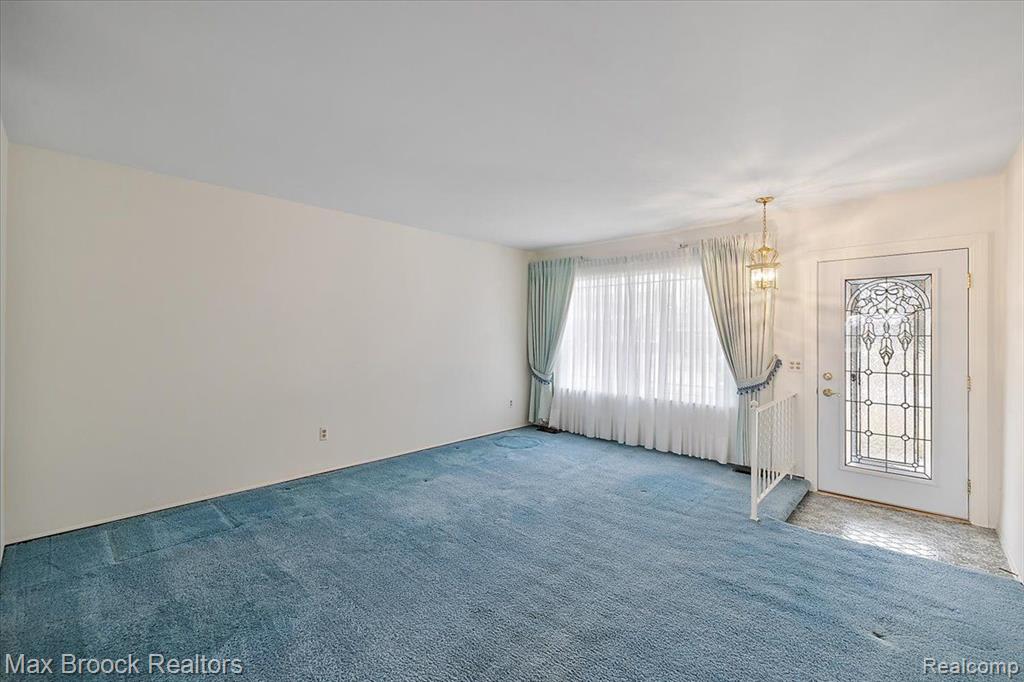 6288 CRESCENT WAY Drive, Troy, MI 48085 — Photo 13