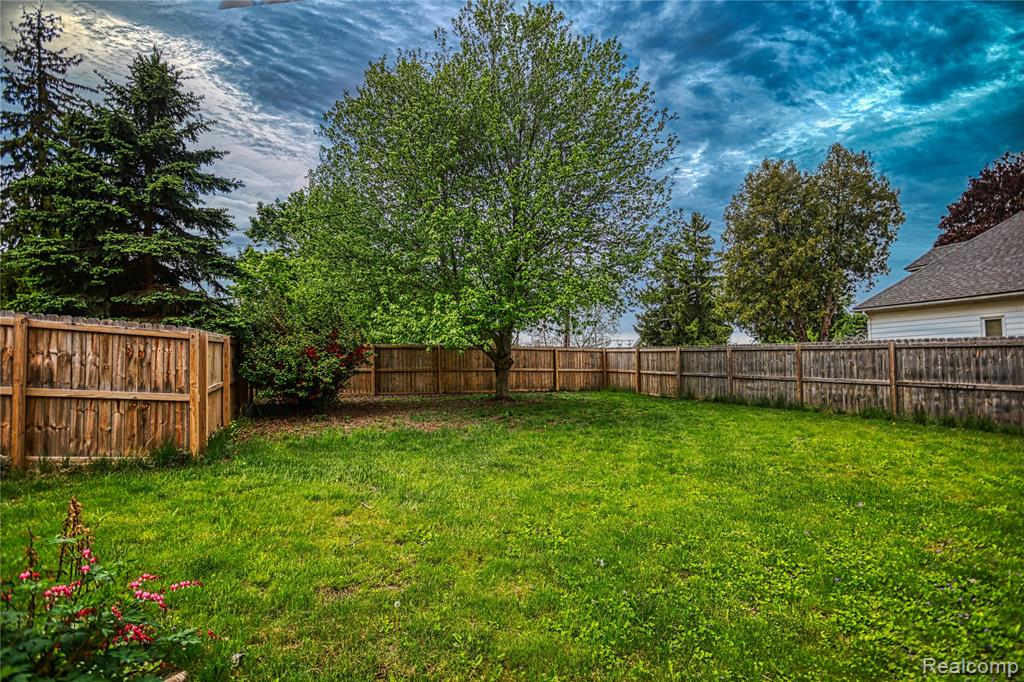 7095 McMorran, Brown, MI 48416 — Photo 5