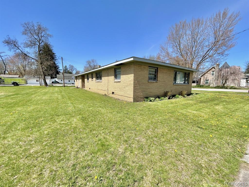 105 W MAPLE Street, St. Charles, MI 48655 — Photo 17