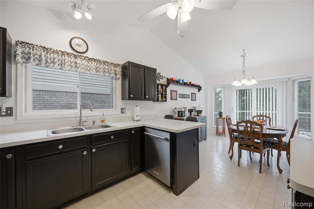 6670 Copper Creek Dr W, Washington, MI — Photo 16